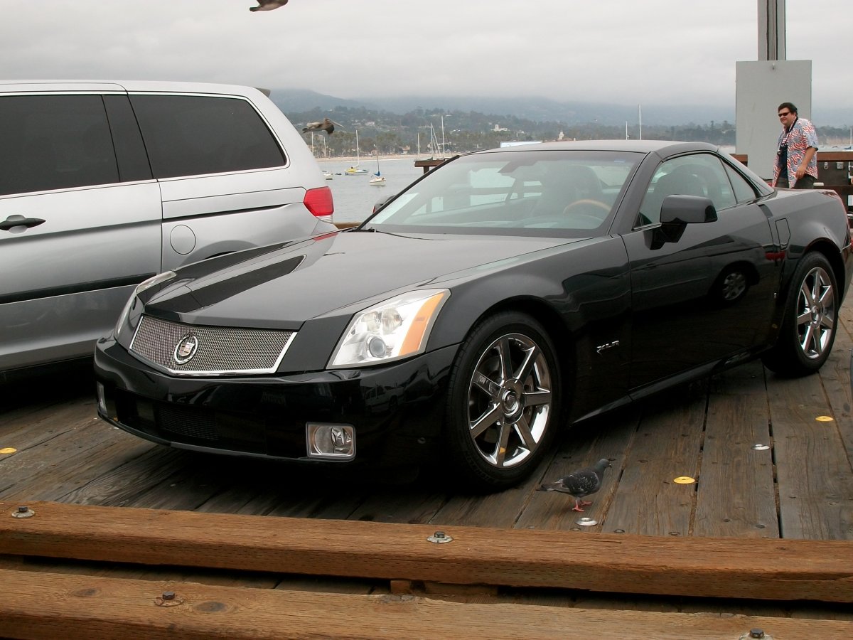 Cadillac auf der Pier in Santa Barbara